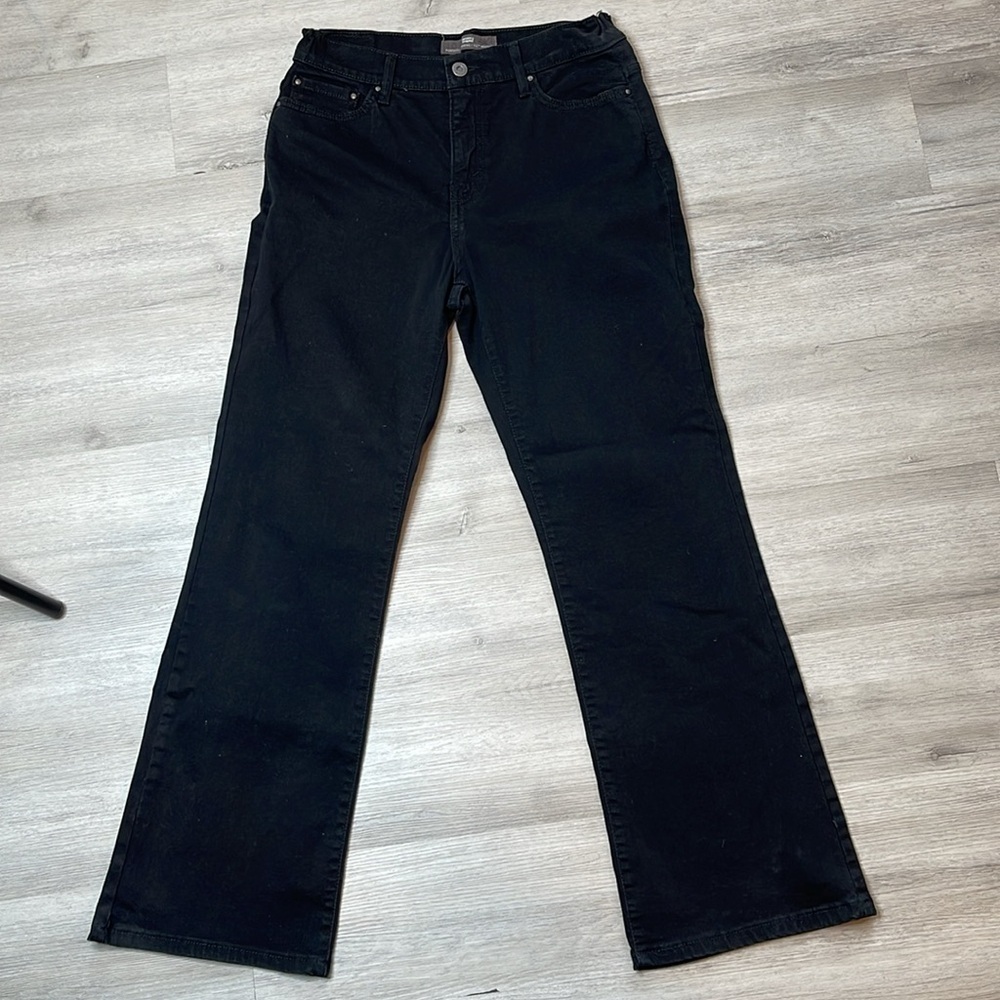 levis perfectly slimming 512 bootcut Size 10 Short